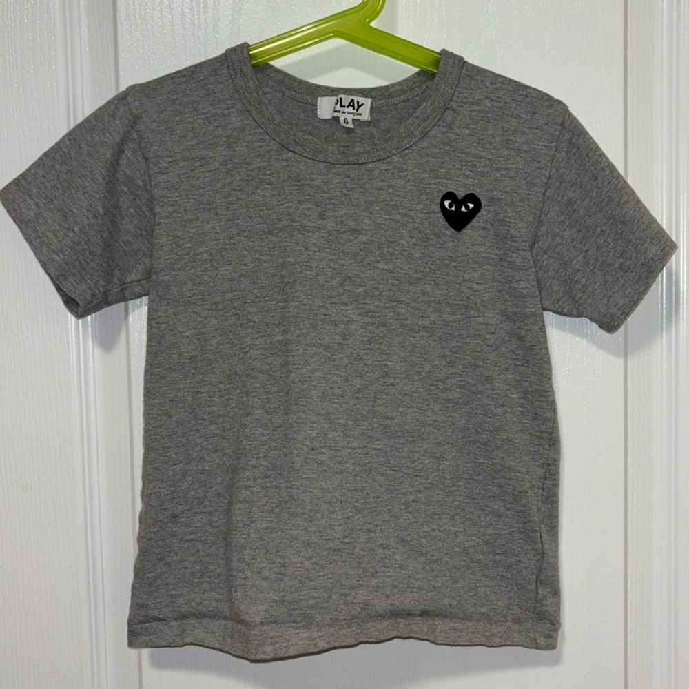Comme des Garçon t shirt 
Kids PLAY Comme des Garçon t shirt tee